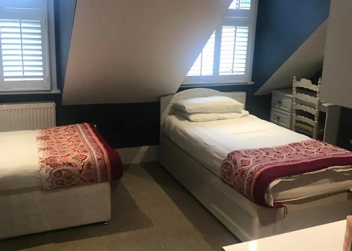 Acacia Villas Guest House Guildford