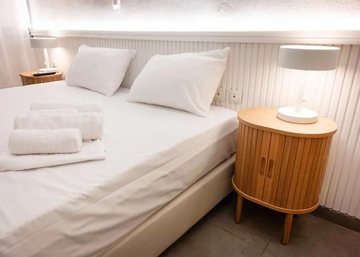 Lux Hotel Piraeus