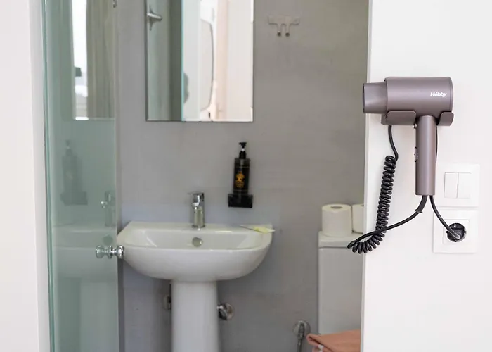 Lux Hotel Piraeus