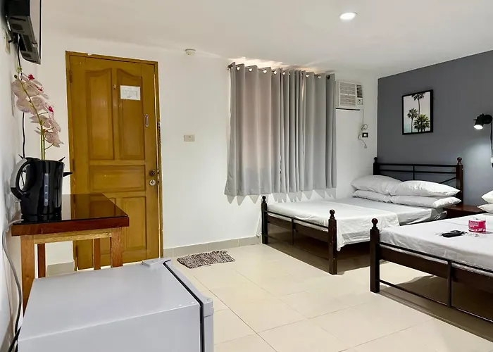 Marion Roos Hotel Puerto Galera