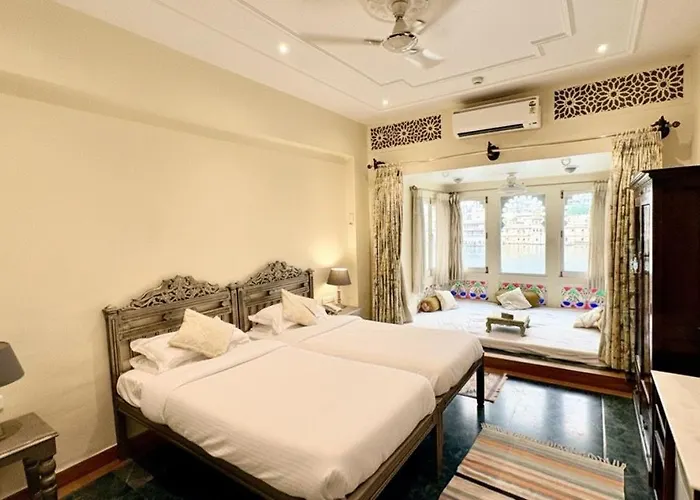 Lake Pichola Hotel Udaipur