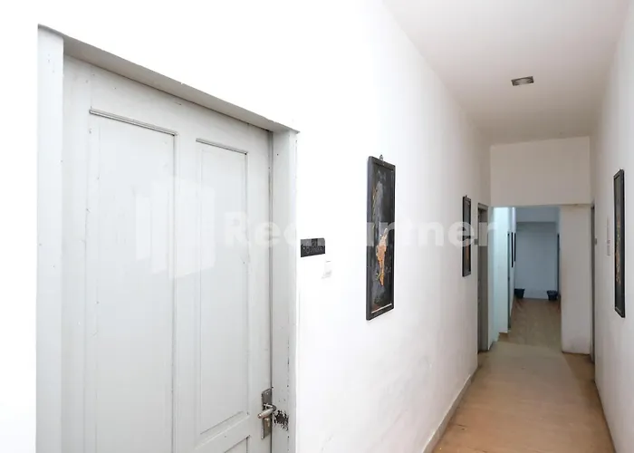 Griya Aneka Malioboro Yogyakarta Mitra Reddoorz Hotel