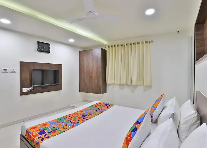 Hotel Nice Railway Station Vadodara
