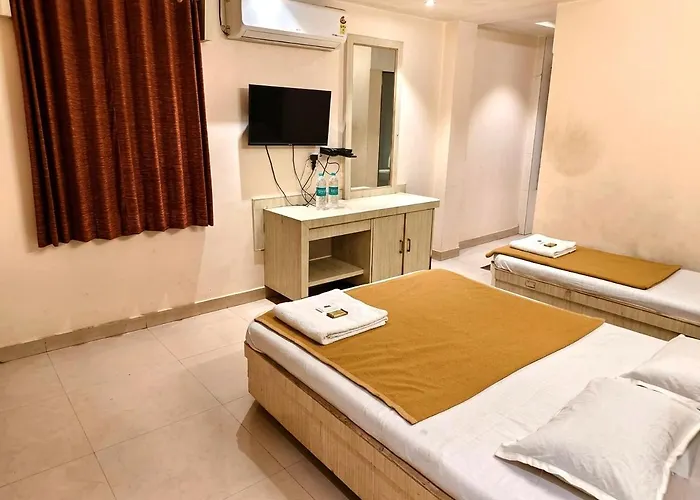Blueberry Budget Hotel Shirdi