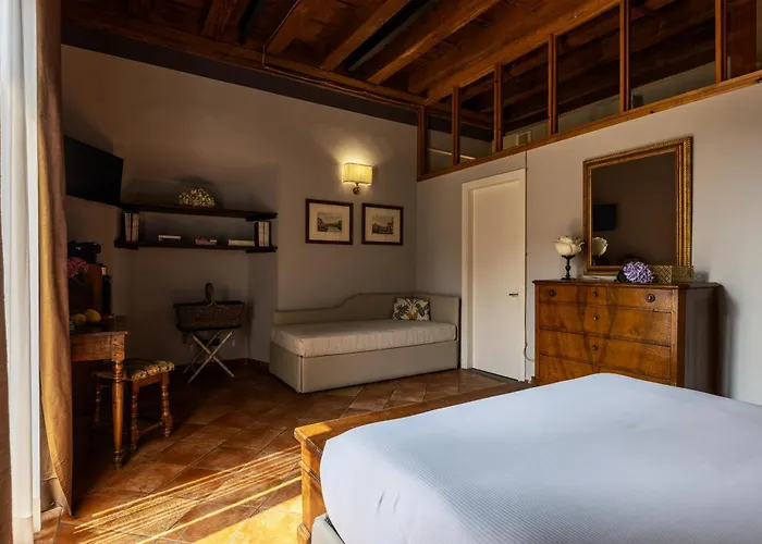 Antica Dimora De' Benci Bed and Breakfast Florence
