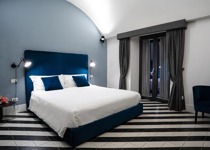 Pulcinella Suite Naples