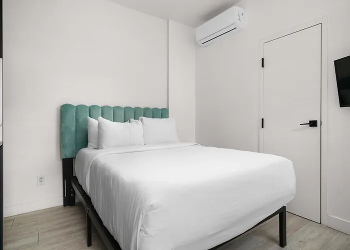 Clouds Lofts - Quartier Latin Aparthotel Montreal