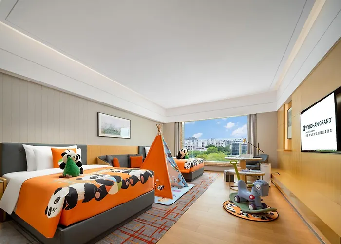 Wyndham Grand Zhaoqing Downtown Hotel