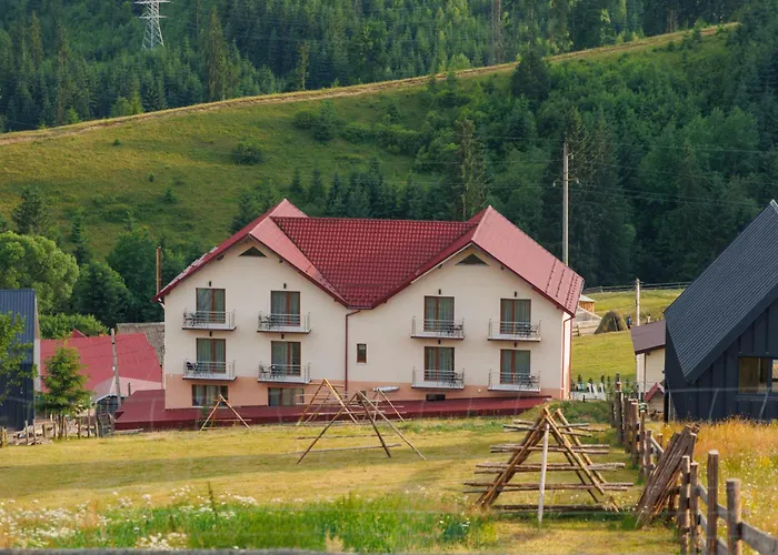 Готель Шепіт Лісу Буковель