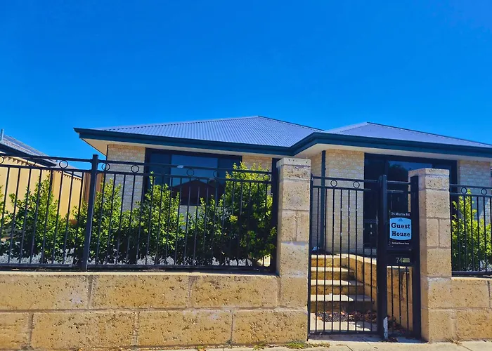 Dalyellup Guest House- Walk To Shops, Near Beach & Bunbury