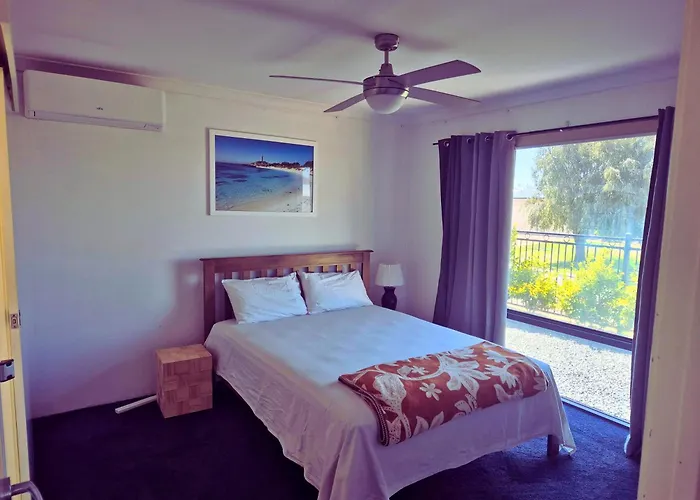 Dalyellup Guest House- Walk To Shops, Near Beach & Bunbury