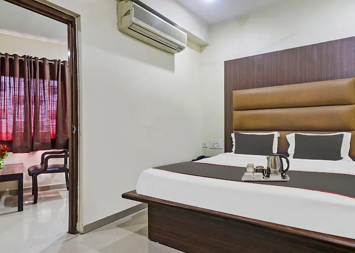 Collection O The Crown Hotel Hyderabad