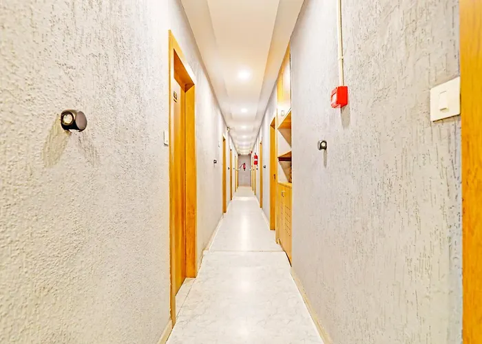 Super Collection O Adajan Formerly Hotel Western Inn Surat