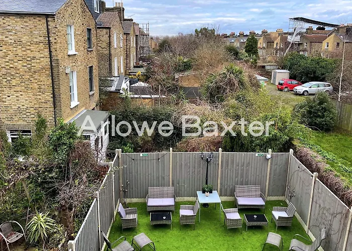 Hackney Suites - En-Suite Rooms & Amenities London
