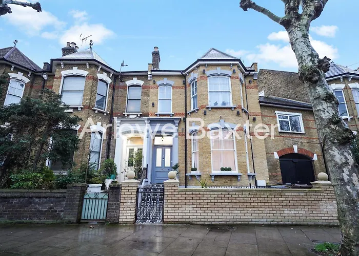 Hackney Suites - En-Suite Rooms & Amenities London