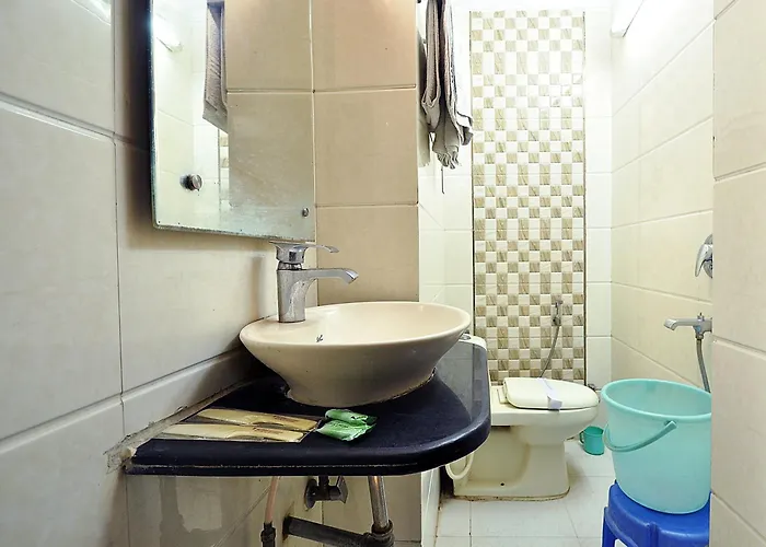 Hotel Shiva Intercontinental Just Near New Delhi Railway Station And Connaught Place