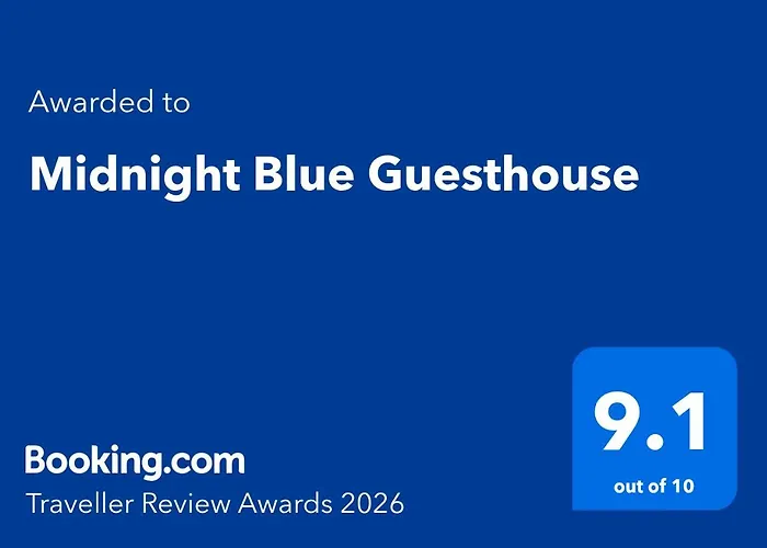 Midnight Blue Guesthouse หลวงพระบาง