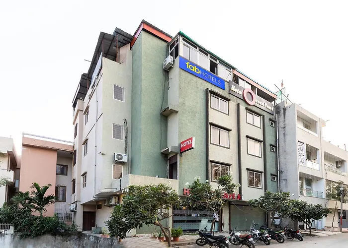 Fabhotel Ocean Pearl Bhopal