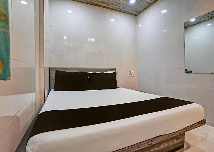Hotel O Taj Lodging And Boarding Mumbai