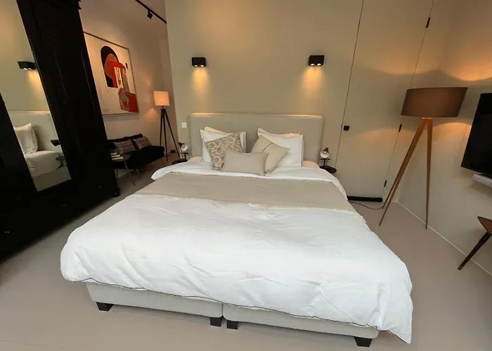 B&B Urban Oasis With Free Parking Amsterdam