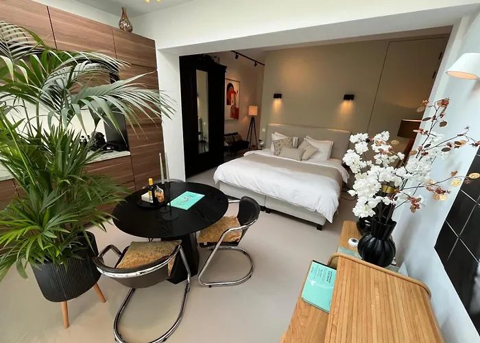 B&B Urban Oasis With Free Parking Amsterdam