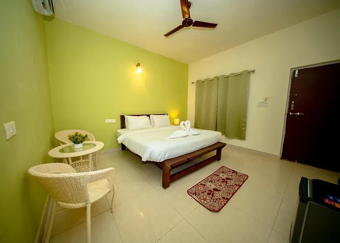 Aqua Wave By Yogitree Hotels Morjim