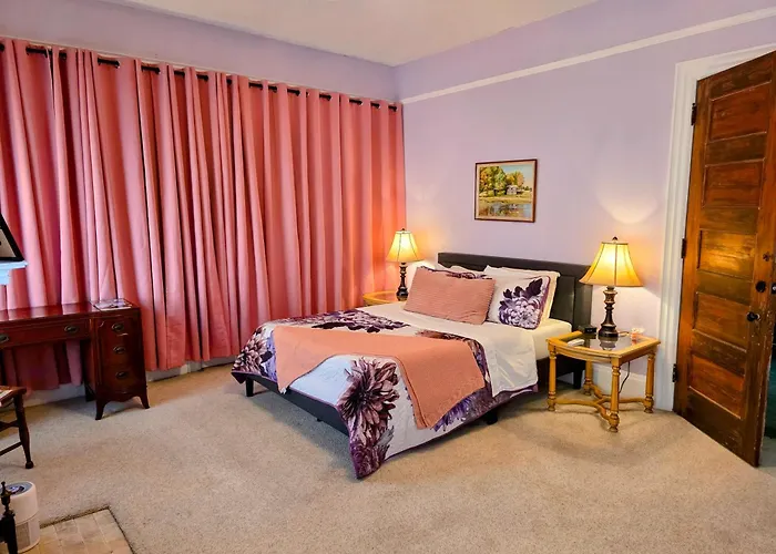The Kings Throne Inn And Guest House Toledo