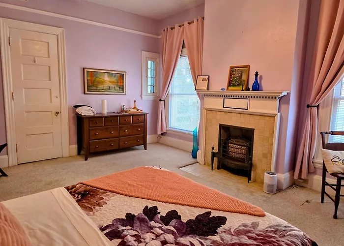 The Kings Throne Inn And Guest House Toledo
