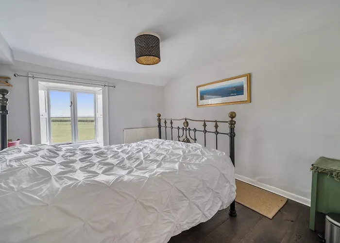 Furzen Farmhouse - Quiet Alternative To A Hotel Cirencester