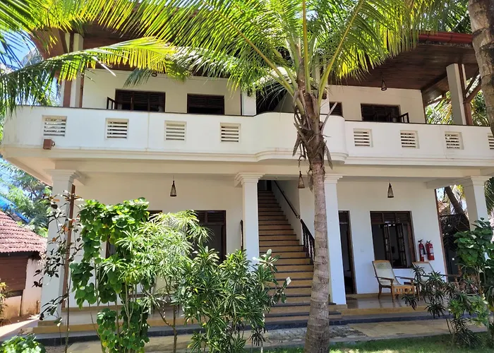 Galaxy Lounge Hotel Arugam Bay