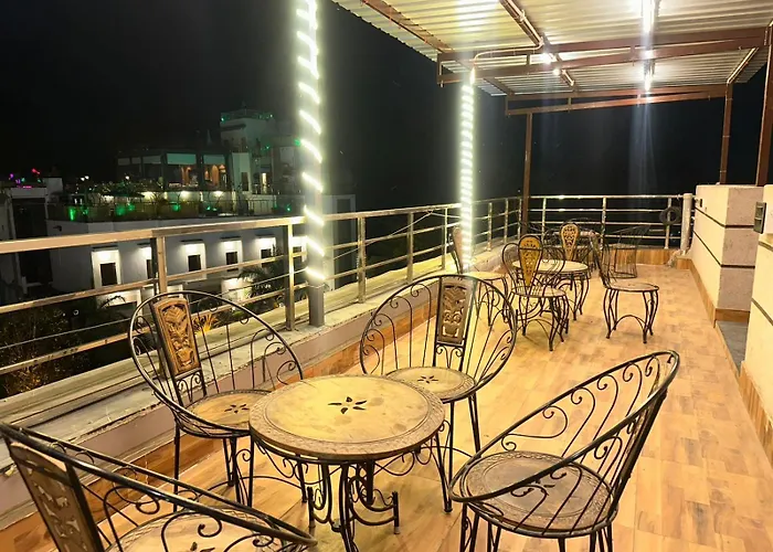 Hotel Dev Vilas , Agra