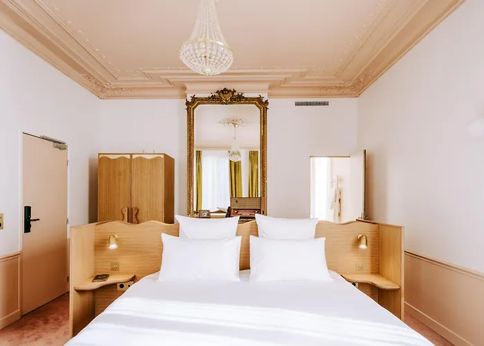 Le Charmant Hôtel Saint-Ouen 