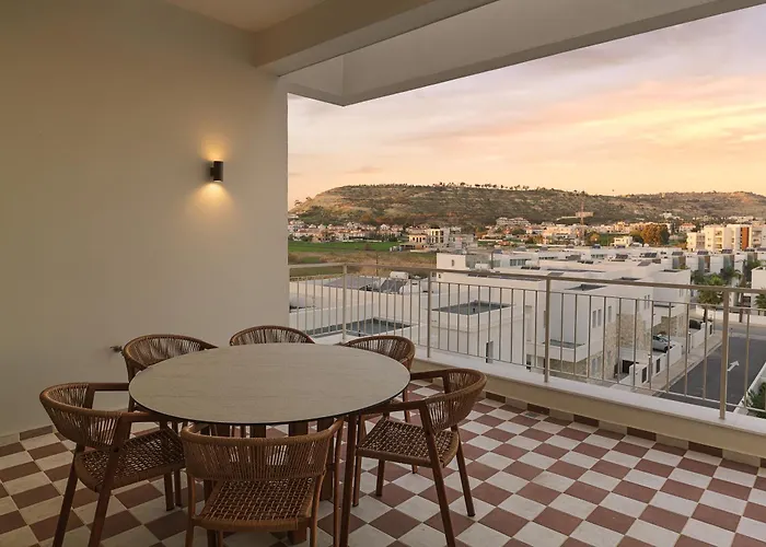 Larnaca Liv & Co Suites Oroklini