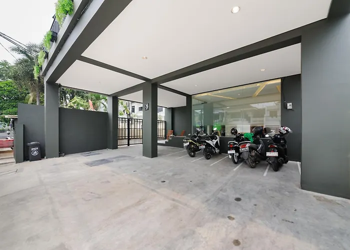 Urbanview Greenville Jakarta