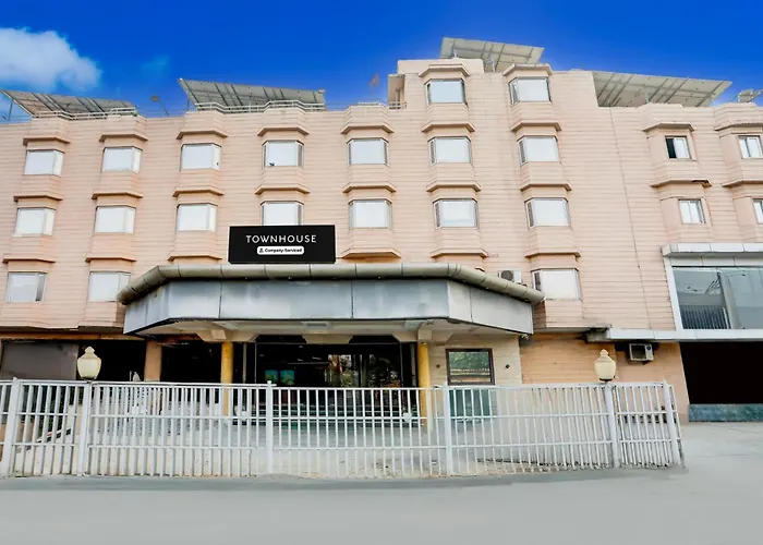 Super Townhouse Padav Square Gwalior Formerly Hotel Shelter