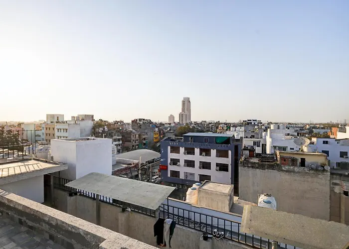 Hotel Ashram View With Luxury Near Nizamuddin Railway Station New Delhi