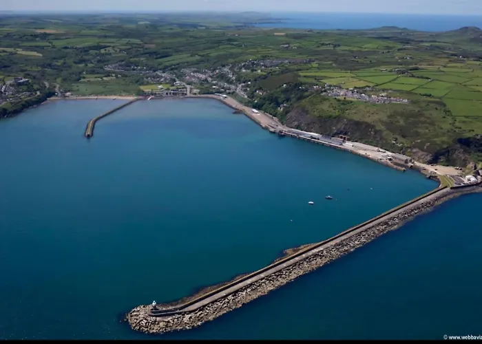 2 Vale Park Hotel Fishguard
