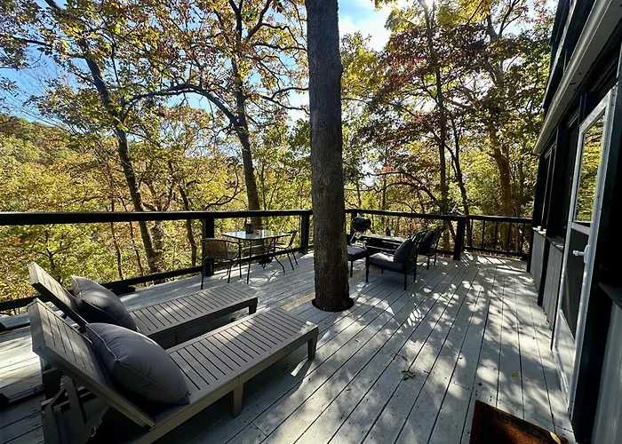 Henry Hollow Retreat Terrace Eureka Springs