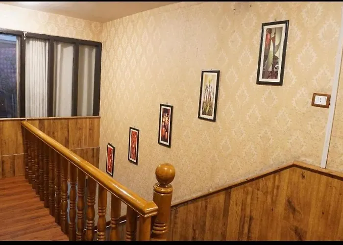 Heavenwood Heritage Hotel By Urban Inn Resorts Srinagar 