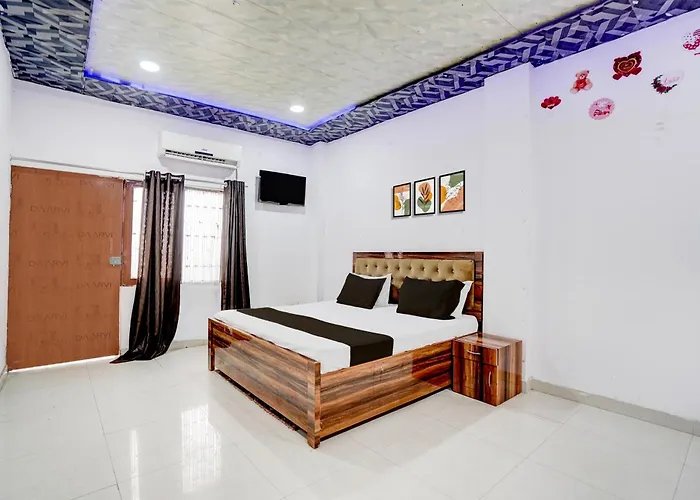 Hotel O Paras Palace Kanpur
