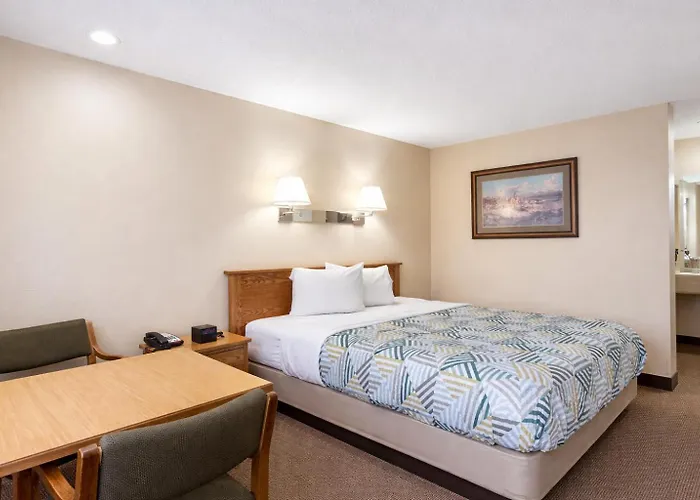 Sundowner Inn Forsyth I 94
