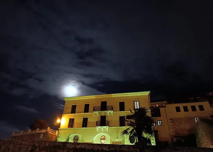 U-Hotel Aduana Ribadeo