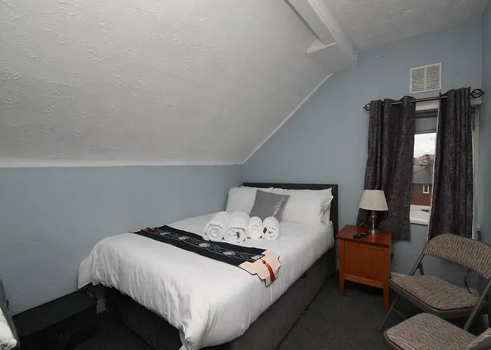 Woodville Lodge Leeds City Centre By Oyo