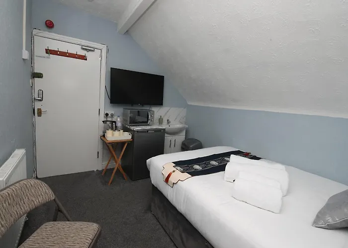 Woodville Lodge Leeds City Centre By Oyo