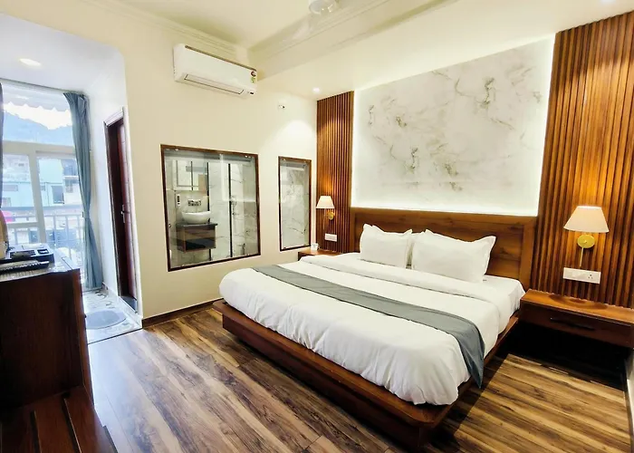 Hotel Premjees Paradise Solan