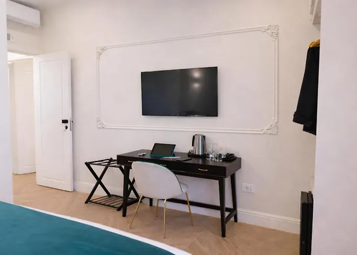 Sofia Suites & Rooms Pompei