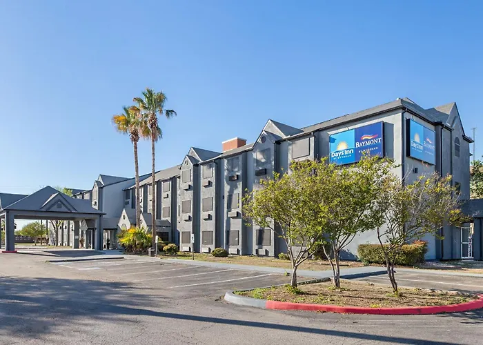 Baymont By Wyndham San Antonio Downtown Hotel