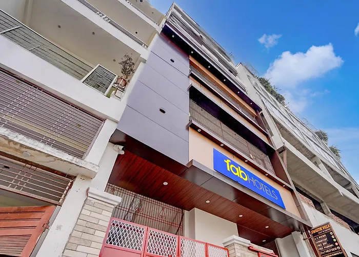 Fabhotel Swastik Villa Varanasi