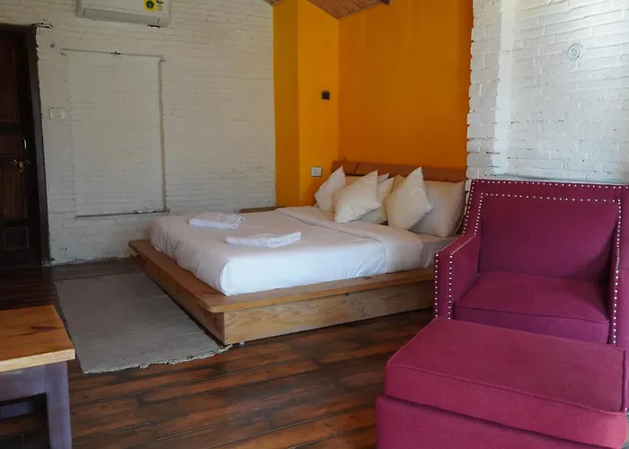 High Bank Himalayan Retreat Hotel Shivpuri 
