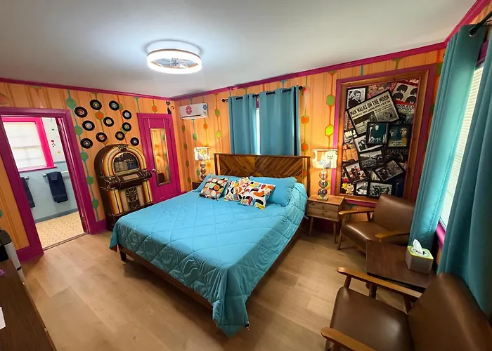 Historic Ziegler Inn And Suites With Whimsical Themed Rooms New Bern